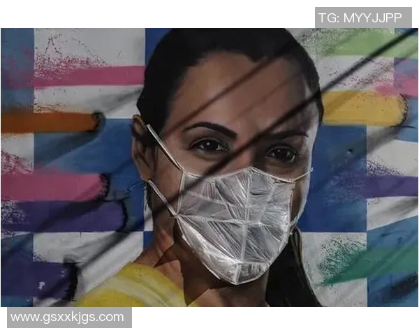 足球明星照片涂鸦创意大赛展现球场魅力与艺术结合的精彩瞬间